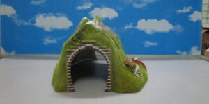 Busch 3007 HO 1:87 Mountain Tunnel with Waterfall and Wooden Bridge
