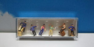 Preiser 10016 HO 1:87 Delivery Men (6) with Loads