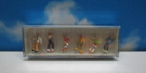 Preiser 10074 HO 1:87 Roller-Skaters (6)