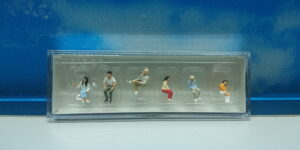 Preiser 10297 HO 1:87 Youth, Seated (6)