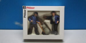 Preiser 45098 G 1:22,5 Delivery Men with Barrow