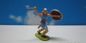 Preiser 50305 1:25 Gaul Storming with Hatchet