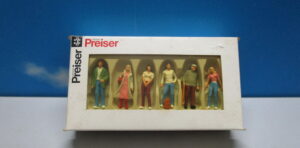 Preiser 68203 1:50 Passers-by (6)