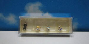 Preiser 75029 TT 1:120 Nun and children (7)
