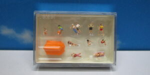 Preiser 75045 TT 1:120 At The Campsite (11) Figure Set