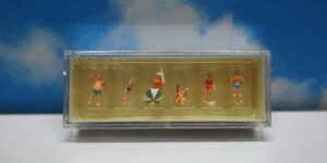Preiser 79070 N 1:160 Family at the Beach (6)