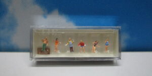 Preiser 79073 N 1:160 Grill Party at Beach (6)