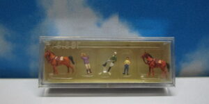 Preiser 79186 N 1:160 At The Riding School (3+2)