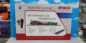 PIKO 57081 HO 1:87 Analog Starter Set Christmas Steam Loco with Tender + 1 Passenger Car & 2 Freight Cars A-Track w Railbed 110 x 88 cm