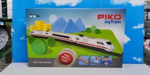 PIKO 57094 HO 1:87 Analog Starter Set MyTrain Three-Passenger ICE Starter Set DB 110 x 88cm