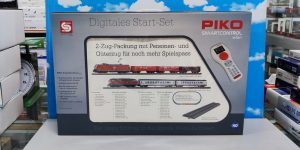 PIKO 59014 HO 1:87 Digital Starter Set SmartControl Twin Set Diesel Loco 218 + 2 IC Cars & Elec Loco 185 + 3 High Side Wagons 182 x 95 cm A-Track w Railbed