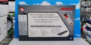PIKO 59105 HO 1:87 Digital Starter Set SmartControl ICE 3 2 Power Car with 2 Cars DB AG VI 158 x 88cm A-Track w Railbed