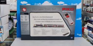 PIKO 59108 HO 1:87 Digital Starter Set Electric Locomotive 186 + 2 SNCB Double-Decker Passenger Coaches VI A-Track with Railbed 158 x 88cm