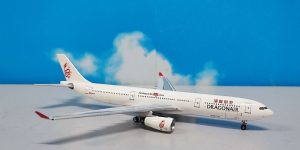 1:400 Aero Classics A330-300 Dragonair B-HWI