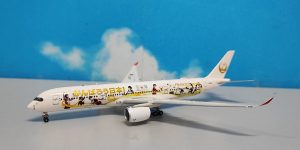 1:400 Aviation AV4120 A350-900 JAL Japan Airlines 'Fly for it!' with Stand JA06XJ
