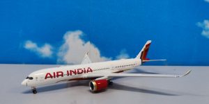 1:400 Aviation AV4209 A350-941 Air India [Detachable Gears] VT-JRA