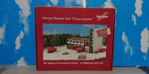 Herpa 150040 HO 1:87 Starter Set 'Fire Station' Main Building 29.5 x 24.5 x 8.5cm Hose Tower 8.5 x 8.5 x 23.5cm