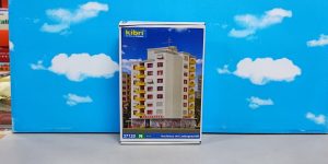 Kibri 37120 N 1:160 High-rise Building with Retail Store 130 x 120 x 215 mm