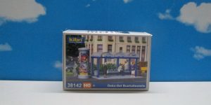 Kibri 38142 HO 1:87 Deco Set Bus Stop 60 x 33 x 32 mm Advertising column 14 x 37 mm