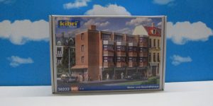 Kibri 38222 HO 1:87 Apartment and Business Building 230 x 115 x 155 mm