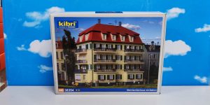 Kibri 38354 HO 1:87 Apartment House with Balcony 220 x 140 x 220 mm