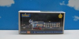Kibri 38544 HO 1:87 Aral Petrol Station with LED Lighting 195 x 90 x 45 mm