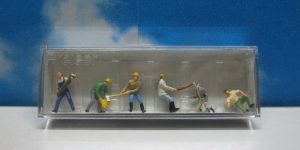 Preiser 10042 HO 1:87 Lumberjacks with tools and accs (6)