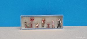 Preiser 10348 HO 1:87 At The Street Café (5)