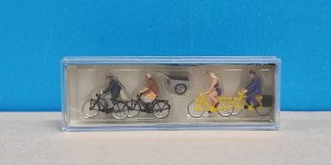 Preiser 10507 HO 1:87 Cyclist, Bicycle Trailer (4)
