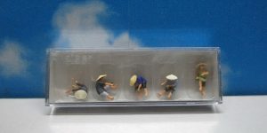 Preiser 10574 HO 1:87 At The Rice Field (5)