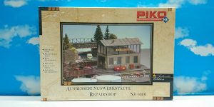 PIKO 61101 HO 1:87 Repair Shop 210 x 230 x 106 mm