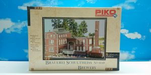 PIKO 61149 HO 1:87 Schultheiss Brewery 308 x 328 x 200 mm