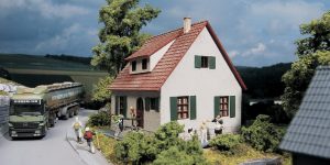 PIKO 61826 HO 1:87 Family House 105 x 99 x 99 mm