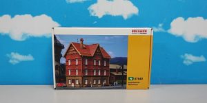 Vollmer 47640 N 1:160 3-Story Railway House 100 x 65 x 115 mm