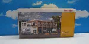 Vollmer 45607 HO 1:87 Vehicle Depot (240 x 150 x 105 mm) with Annexe (40 x 150 x 95 mm)