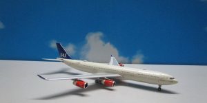 1:400 Panda Model BOX18017 A340-300 SAS Scandinavian Airlines Rurik Viking OY-KBI