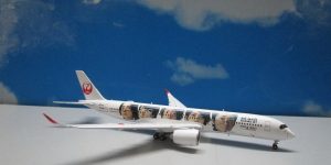 1:400 JC Wings EW4359005A A350-900XWB JAL Japan Airlines '20th Arashi Thanks Jet' LE 400pcs [Flap Down] JA04XJ