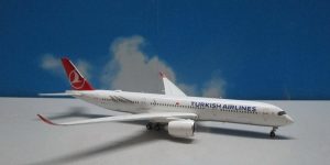 1:400 JC Wings EW4359006 A350-900XWB Turkish Airlines TC-LGA