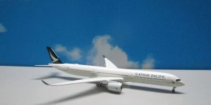 1:400 JC Wings EW435K001 A350-1000 Cathay Pacific B-LXA
