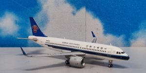 1:400 JC Wings KD4674 A320neo China Southern Airlines B-8545