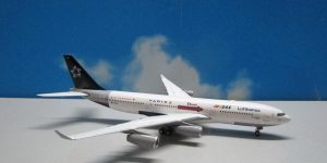 1:400 Phoenix PH04009 A340-200 Lufthansa Star Alliance D-AIBA