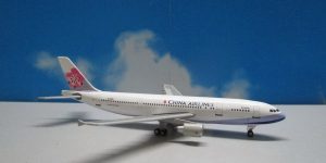 1:400 Phoenix PH10255 A300-600 China Airlines B-18502