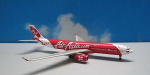 1:400 Phoenix PH10284 A330-300X Air Asia 9M-XAA