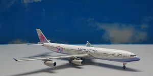 1:400 Phoenix PH10346 A340-300 China Airlines 50th Anniversary B-18806