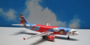 1:400 Phoenix PH10429 A320-200 Air Asia 'Junior Jet Club' 9M-AFB