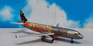 1:400 Phoenix PH10452 A320 Jetstar Powerfinger VH-VGP