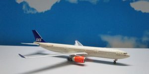 1:400 Phoenix PH10488 A330-300 Scandinavian Airlines LN-RKH