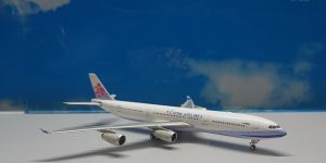1:400 Phoenix PH10538 A340-300 China Airlines B-18803