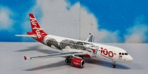 1:400 Phoenix PH10651 A320-200 Air Asia '100th Awesome Plane' Dragon Livery 9M-AQH
