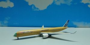 1:400 JC Wings XX4110A House Colours-Bare Metal Color 'First A350-1000' [Flap Down] F-WMIL